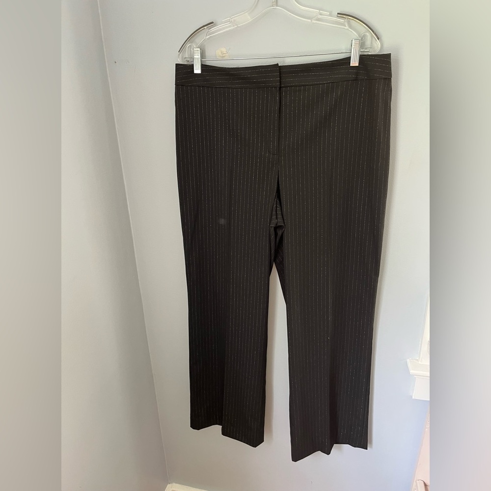 Jones New York Black‎ gold Pinstripe Ankle Pants, straight leg high Rise casual